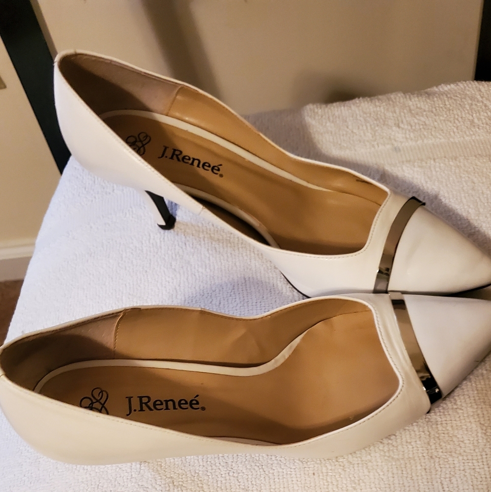 *J.Renee Ladies Pumps - Picture 4 of 5